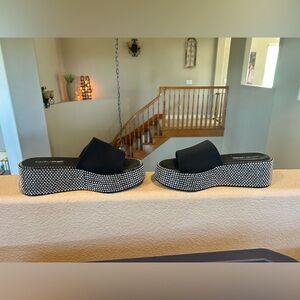 Steve Madden/Jessica Rich round toe Stardust platform sandal, size 9.5, NWOB